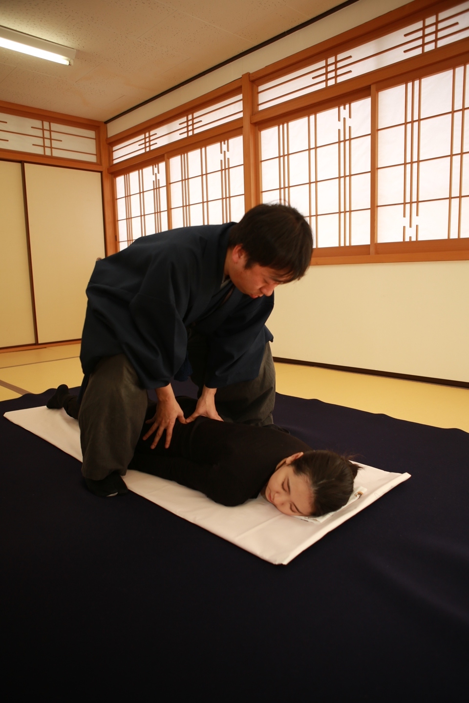 整体操法中の山本清次先生